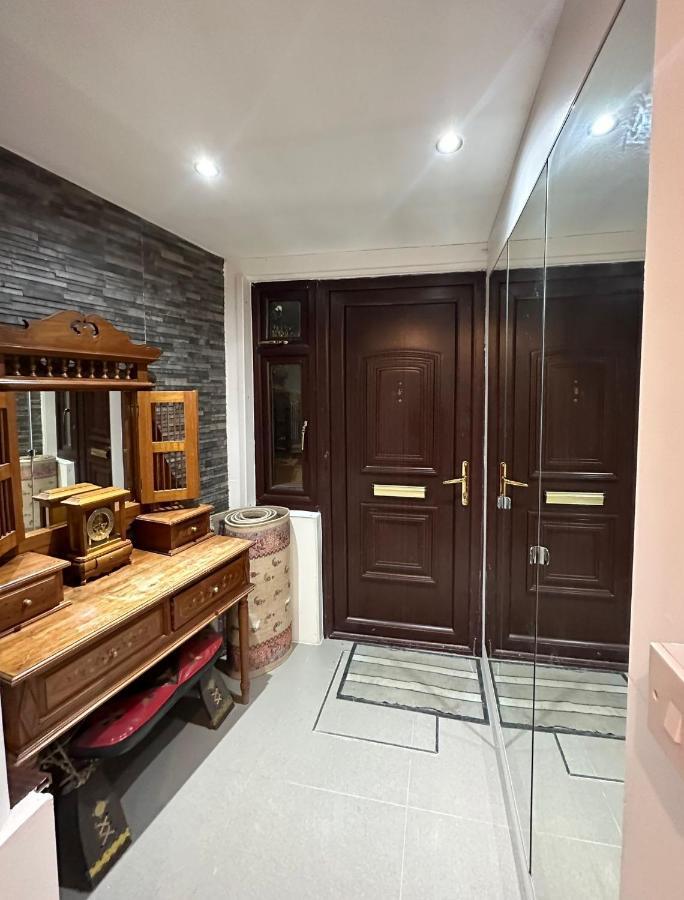 London Charm - Stylish Room In Spacious Home Exterior foto